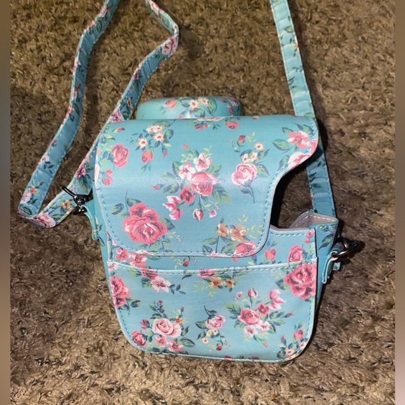 Blue Floral Camera Crossbody Bag For Fujifilm Mini 11/ Mini 9 / Mini 8/8+ - Picture 4 of 5
